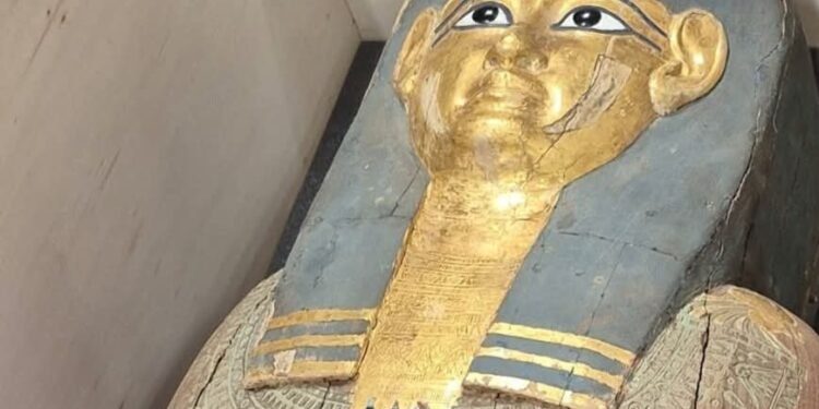 مصر تستعيد قطعتين أثريتين من بلجيكا