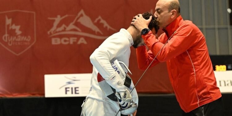 وزير الشباب والرياضة يهنئ البطل الأولمبي محمد السيد بعد تتويجه بذهبية كأس العالم لسلاح الإيبيه