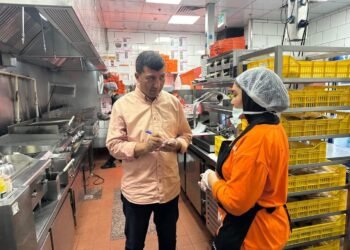 وزارة العمل: تحرير 463 محضرا لمنشآت لم تلتزم بتطبيق الحد الأدنى للأجور