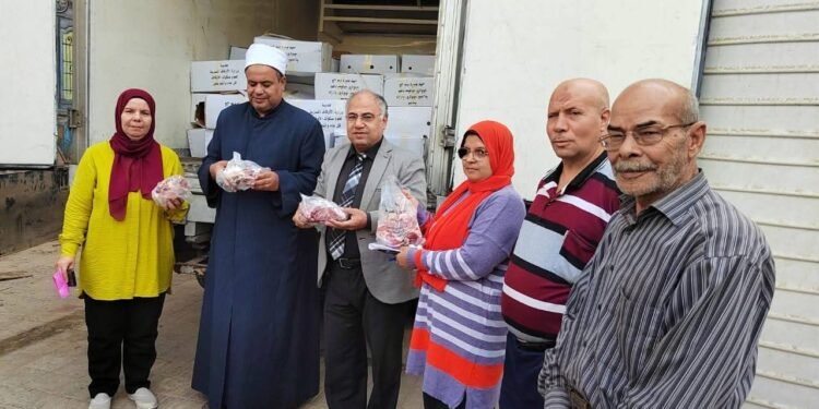محافظ الجيزة: توزيع ٢ طن من لحوم صكوك الأضاحي على الأسر الأولى بالرعاية