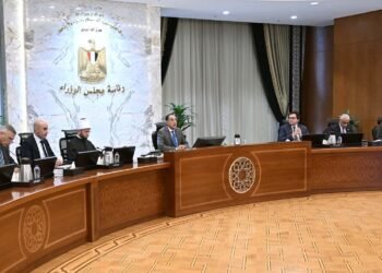 رئيس الوزراء: تكثيف الخدمات التعليمية والثقافية والاجتماعية بالمحافظات الحدودية