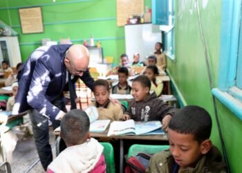 وزير التعليم ومحافظ أسوان يتفقدان 6 مدارس بإدارة إدفو التعليمية