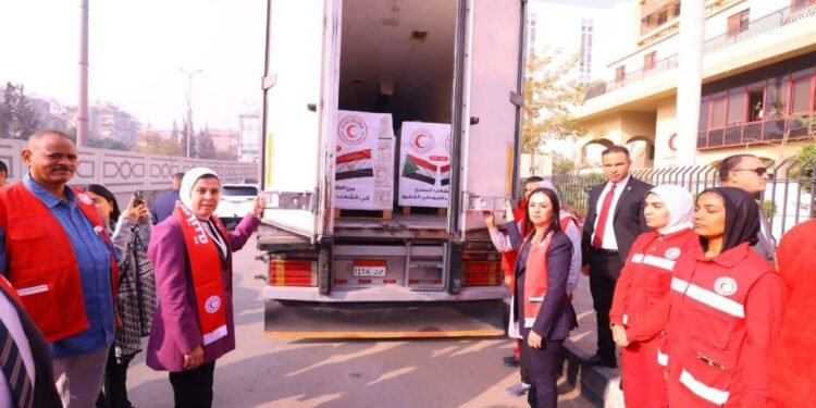 وزيرة التضامن الاجتماعي تطلق قافلة مساعدات إنسانية لدعم الأشقاء في السودان