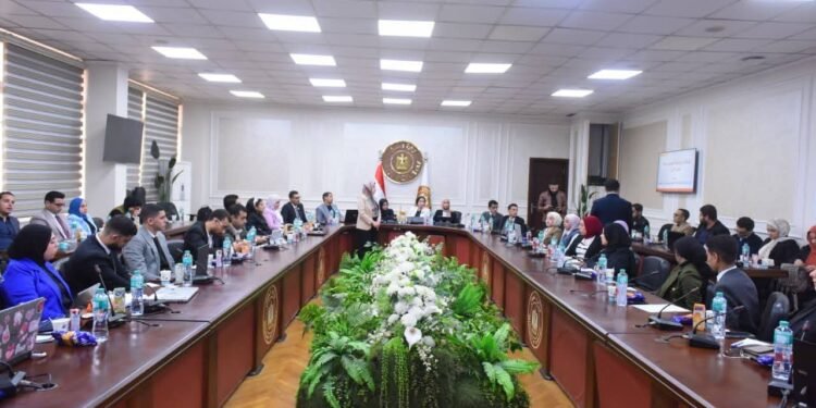 وزارة العمل تطلق الدفعة الأولى من برنامج “سفراء العمل” بمشاركة 50 شابًا وفتاة من مختلف المحافظات