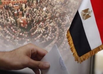 إقبال الناخبين المصريين في الرياض على لجان التصويت بانتخابات الدوائر الملغاة