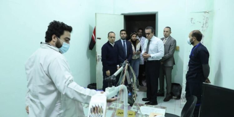 وزير الصحة يتفقد مستشفى الخانكة للصحة النفسية ويوجه بسرعة الانتهاء من أعمال التطوير ورفع الكفاءة