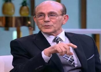 تصريحات صبحي تثير الجدل: ‘الست’ تشوه تاريخ أم كلثوم.. وأديب يرد: كفى افتراءات