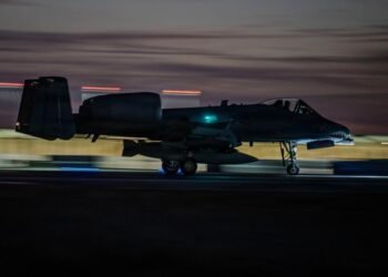 الجيش الأمريكي يعلن تنفيذ ضربات واسعة ضد مواقع «داعش» في سوريا