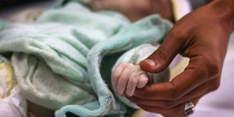 وفاة رضيع في خان يونس بسبب موجة البرد