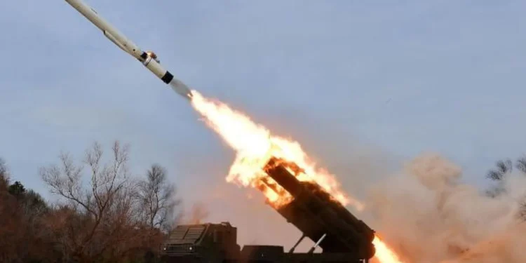 عاجل.. كوريا الشمالية تطلق صـاروخا بالستيا باتجاه بحر اليابان