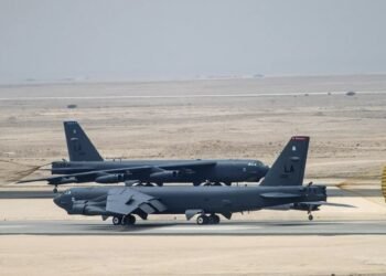 تحركات عسكرية أمريكية محتملة بعد إجلاء قاعدة العديد الجوية في قطر