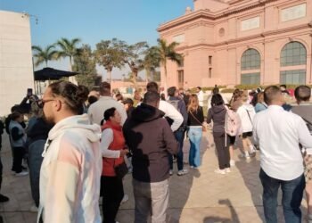 إقبال كبير من السائحين على زيارة المتحف المصري بالتحرير