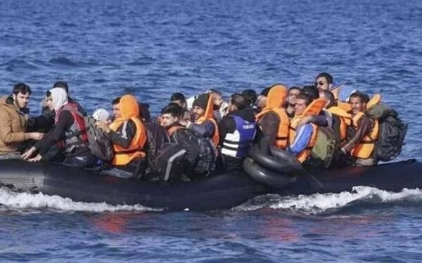 قبطان مصري يروي معجزة إنقاذ شاب افريقي وسط مأساة فقدان 50 شخصا في البحر الأحمر المتوسط