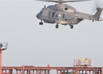 فرنسا تعلن احتجاز ناقلة نفط روسية في البحر المتوسط