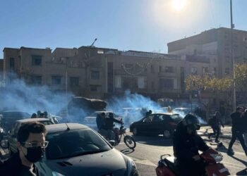 إيران تعتقل 200 متهم بأعمال شغب ومقتل 7 من قوات الأمن في مشهد