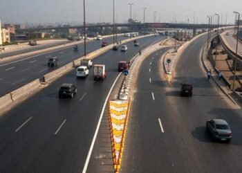 إعادة فتح الطريق الإقليمي بالمنوفية بعد تحسن الرؤية وانقشاع الشبورة المائية