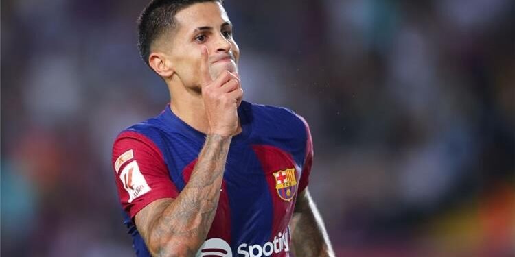 برشلونة يستعيد كانسيلو من الهلال في صفقة إعارة حتى نهاية الموسم