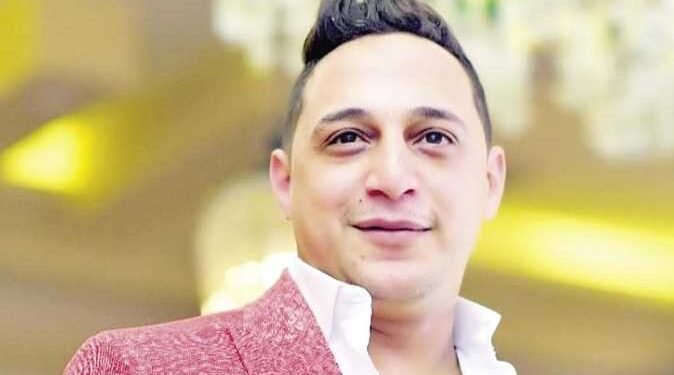 رضا البحراوي يعلن وفاة والدته ويطلب الدعاء لها