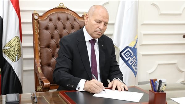 محافظ القاهرة يصدر حركة تنقلات محدودة بين رؤساء الأحياء