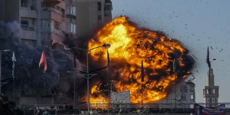 إصابة مواطن لبناني واستمرار انتهاكات الأجواء من الاحتلال الإسرائيلي