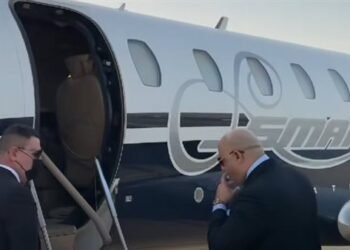 محام يتطوع للدفاع عن مصوري فيديو طائرة أشرف نبيل