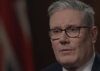 رئيس الوزراء البريطاني عن علاء عبد الفتاح: لم تبلغني أي جهة بآرائه المتطرفة