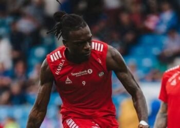 الأهلي يتعاقد مع الأنجولي يليسن كامويش لمدة 6 أشهر على سبيل الإعارة