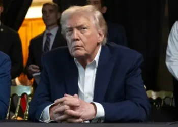 حسابات اللحظة الأخيرة.. لماذا تراجع ترامب عن توجيه ضربة عسكرية لإيران؟