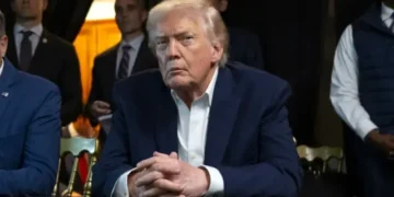 حسابات اللحظة الأخيرة.. لماذا تراجع ترامب عن توجيه ضربة عسكرية لإيران؟