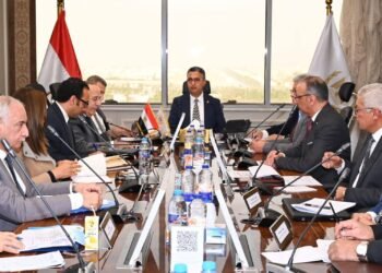 وزير التموين يبحث خطط إنتاج وتوفير زيوت الطعام استعدادًا لشهر رمضان