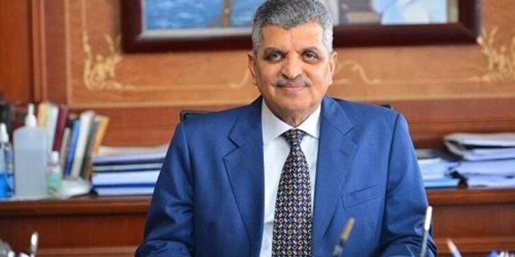 رئيس قناة السويس: الملاحة منتظمة بعد جنوح سفينة FENER