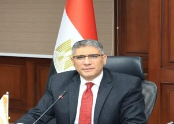 محافظ الجيزة يعلن عقد لقاءات أسبوعية مع النواب لبحث وحل شكاوى المواطنين