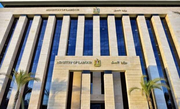 وزارة العمل تعلن عن 77 فرصة عمل بشركة موانئ في بورسعيد