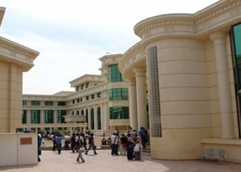 مشاجرة بالأسلحة البيضاء بين طلاب طب بجامعة في 6 أكتوبر تنتهي بمصرع أحدهم وإصابة 12 آخرين