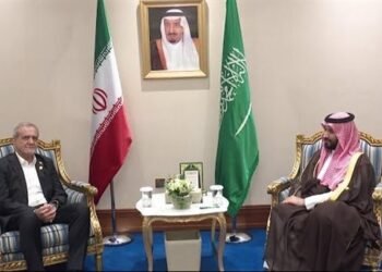 بن سلمان لبزشكيان: السعودية لا تقبل بأي اعتداء أو تهديد أو إثارة توتر ضد إيران