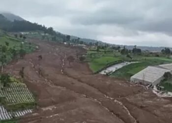 كارثة جديدة تضرب إندونيسيا.. مصرع 23 جنديًا في انهيار أرضي