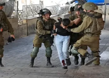 قوات الاحتلال تعتقل 8 فلسطينيين في الخليل
