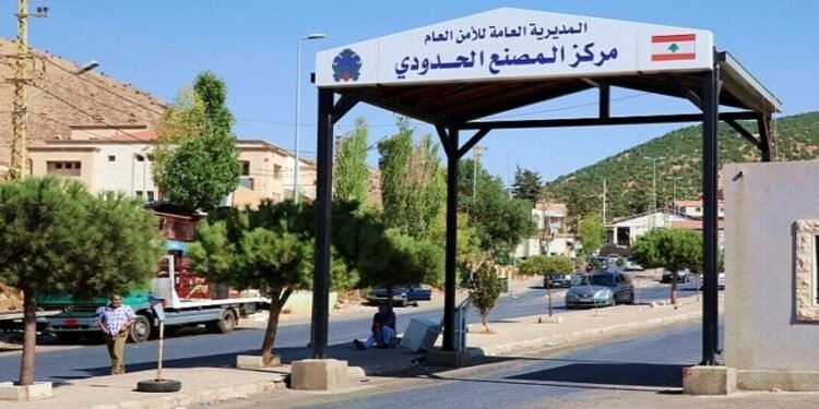 بدء عودة النازحين السوريين من لبنان إلى بلادهم عبر معبر المصنع الحدودي بالبقاع