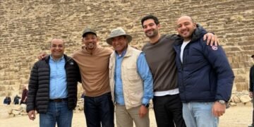 ويل سميث يزور أهرامات الجيزة خلال إجازته في مصر
