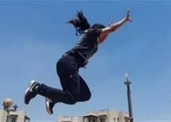 إصابة أجنبية إثر سقوطها من علو داخل كمبوند شهير بالتجمع