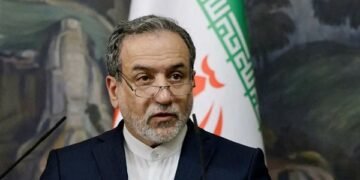 وزير خارجية إيران عن تصريحات ترامب: نرفض أي تدخل خارجي.. وقواتنا المسلحة جاهزة للرد