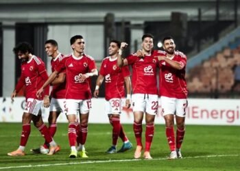مروان عثمان يقود تشكيل الأهلي أمام يانج أفريكانز في دوري الأبطال.. وشوبير أساسيًا