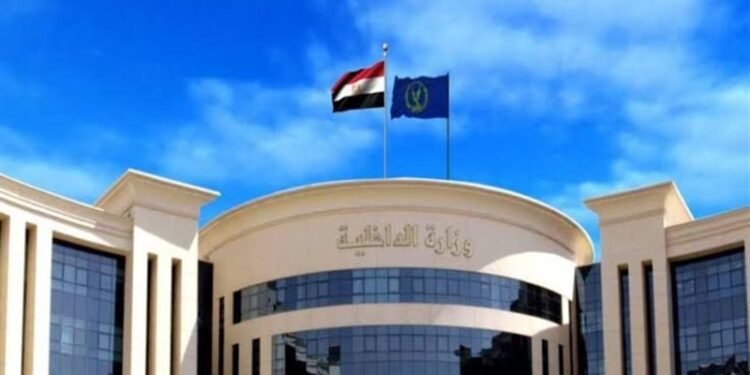 الداخلية تكشف ملابسات التعدي على قائد سيارة بالجيزة بعد حادث تصادم