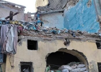 حي غرب الإسكندرية يزيل الأجزاء الآيلة للسقوط بـ3 منازل