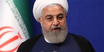 أنباء عن اعتقال رئيس إيران الأسبق حسن روحاني ووزير خارجيته