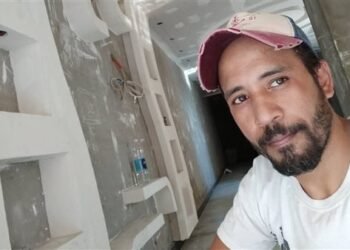 جريمة بسبب كيس شيبسي.. أب ونجله يقتلان عاملا بخنجر أمام أسرته بالزاوية الحمراء