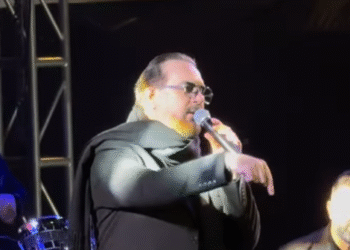 وائل جسار ينفعل على منظمي حفله في بغداد: الناس جاية تسمع مش ترقص