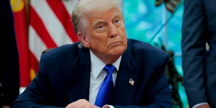 ترامب: الولايات المتحدة تتحدث مع إيران ولن نكشف خططنا للحلفاء