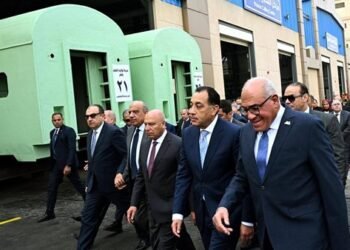 رئيس مجلس الوزراء: إنهاء وتسليم 10 قطارات مترو أنفاق مكيفة بإجمالي 80 عربة للخط الثالث بالقاهرة