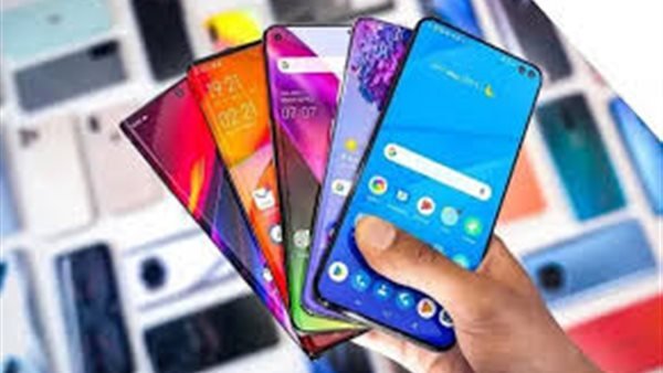 الاتصالات: 200 مليون دولار استثمارات 15 علامة تجارية مصنعة للهواتف بمصر